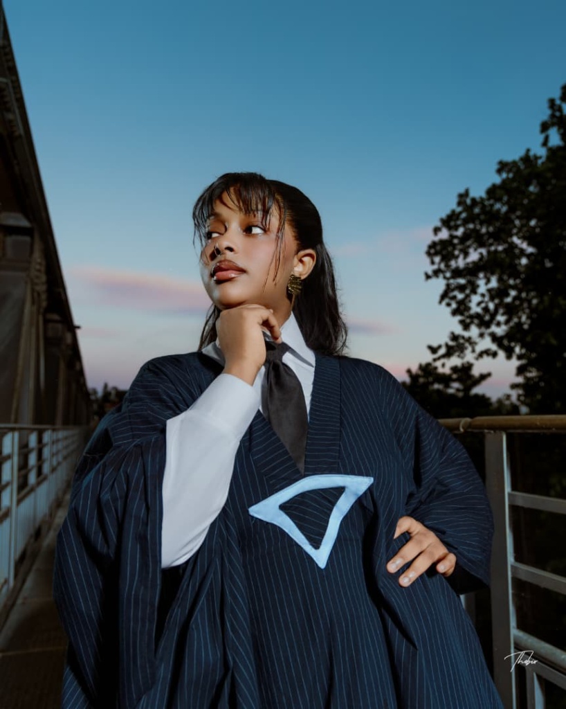 Djeinaba — Silhouette & Modèle Guinéenne — Photographie par Thobix Eclou