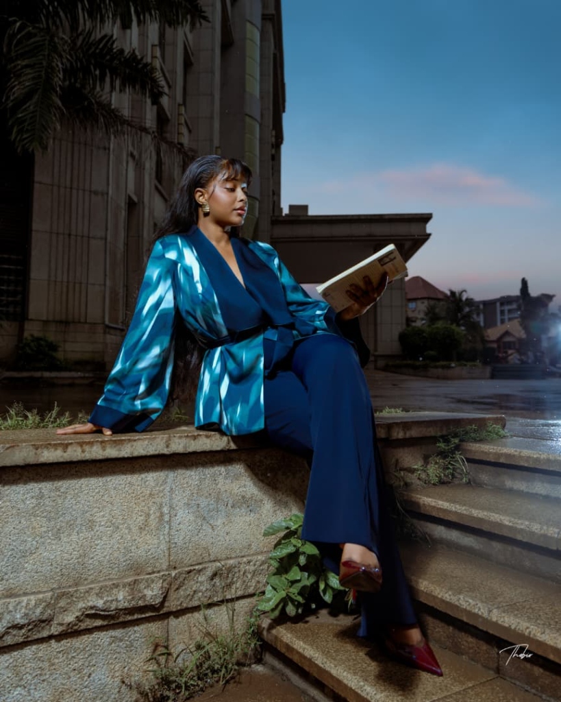 Djeinaba — Silhouette & Modèle Guinéenne — Photographie par Thobix Eclou (3/9)