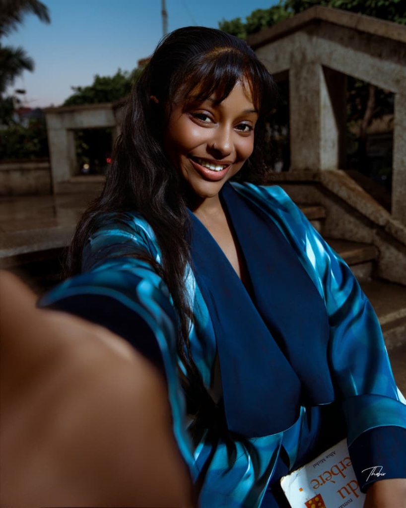Djeinaba — Silhouette & Modèle Guinéenne — Photographie par Thobix Eclou (5/9)