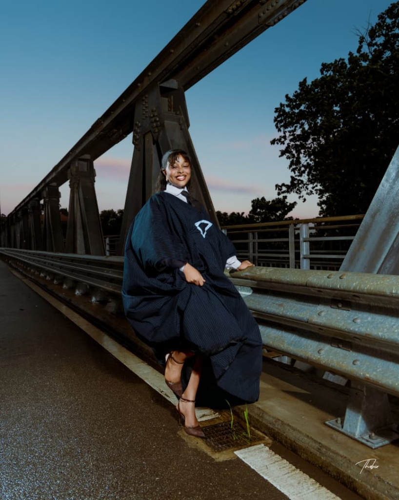 Djeinaba — Silhouette & Modèle Guinéenne — Photographie par Thobix Eclou (7/9)
