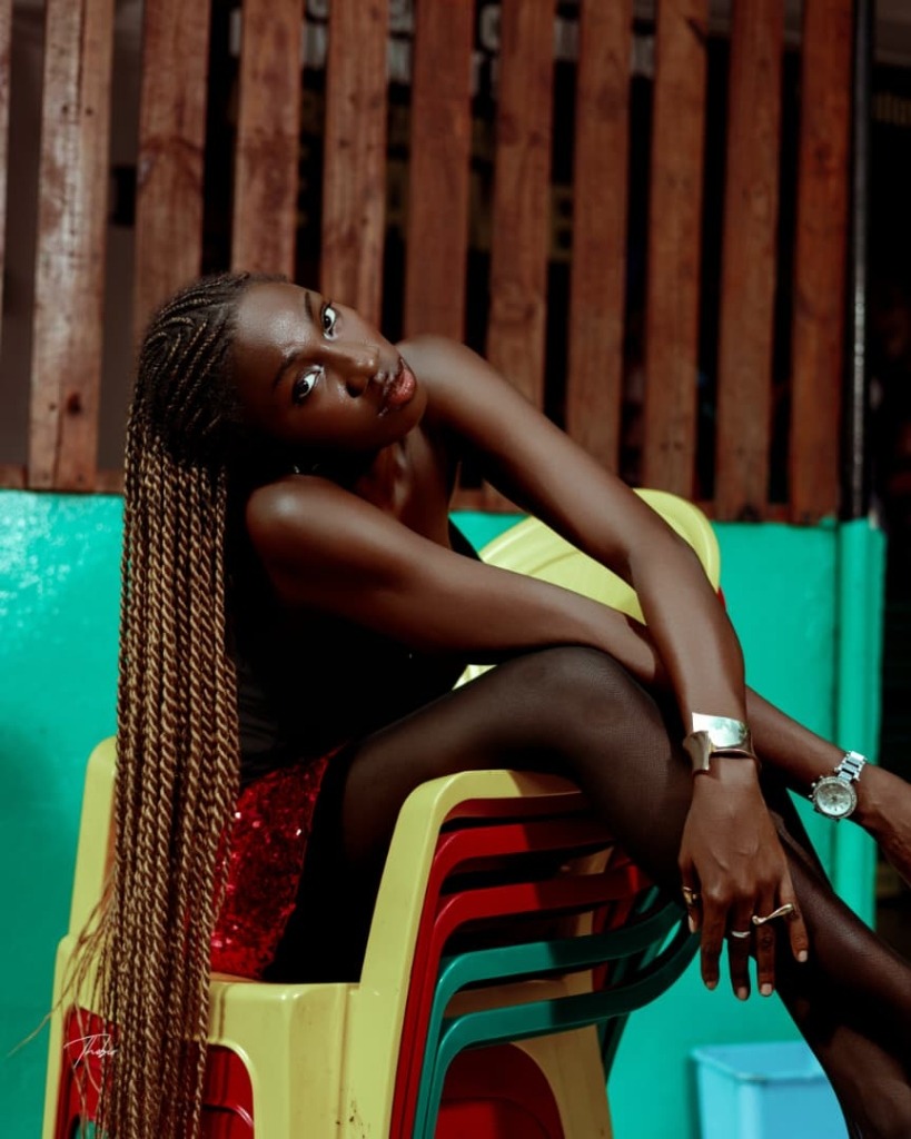 La Guinéenne — Modèle Photo & Street Couture — Photographie par Thobix Eclou (2/5)