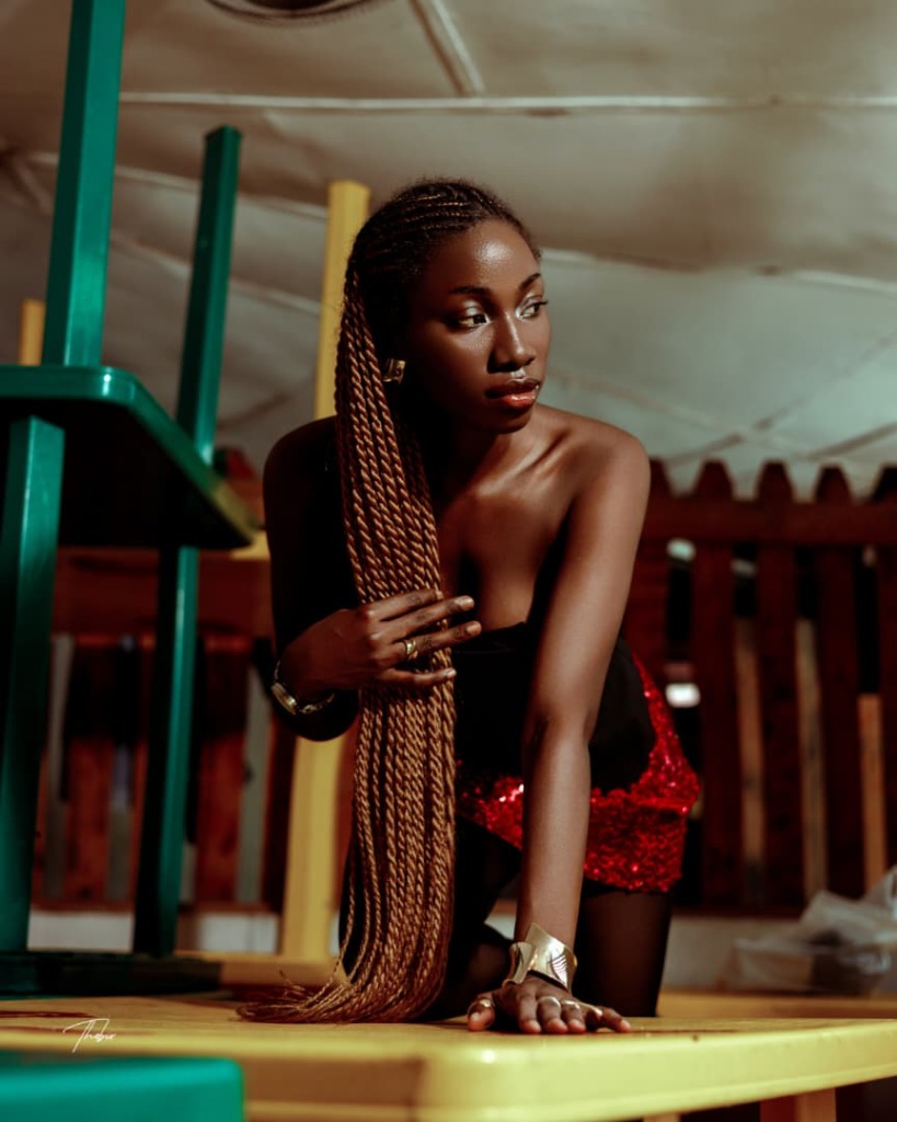 La Guinéenne — Modèle Photo & Street Couture — Photographie par Thobix Eclou (5/5)